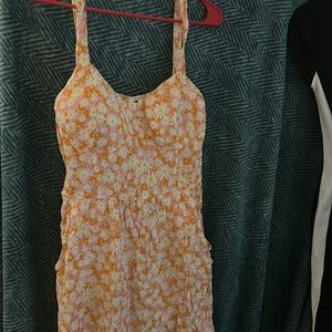 Doesn’t fit me, too big, Only wore once. Very comfortable has pockets.